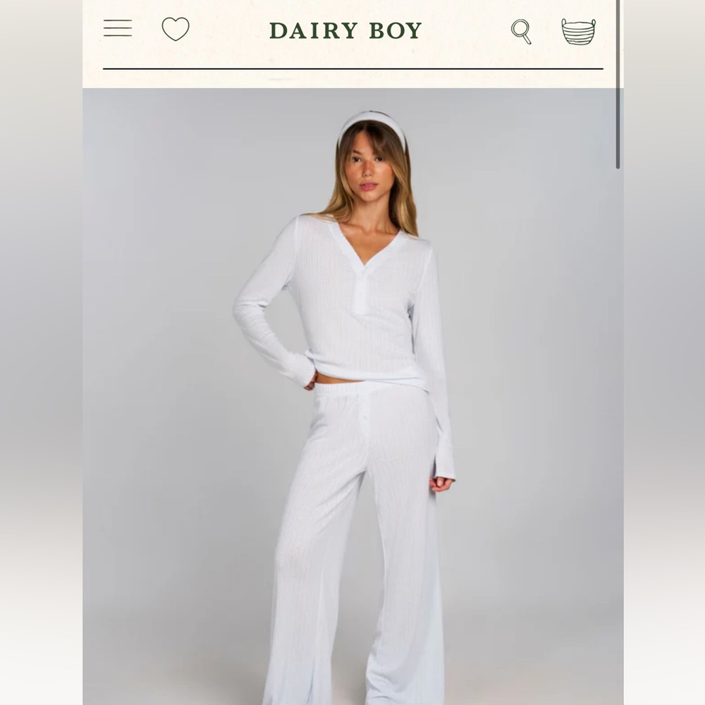 Dairy Boy Women's White Sleepwear Set
